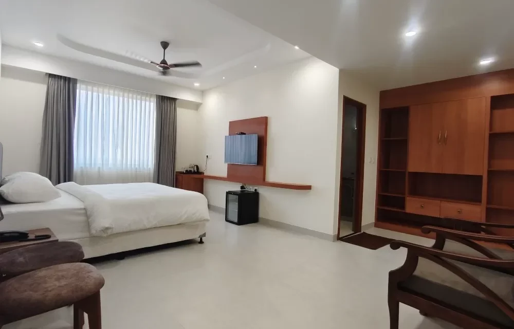 OTEL_NAME Business Trip or Family Visit? How to Choose the Right Highway Hotel in Vellore District Image
